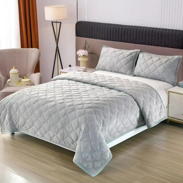 Cuvertură de Pat Catifea cu Volane | 220x240 cm + 2 Fețe de Pernă 50x70 cm | 0310