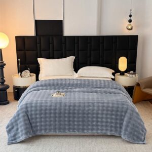 Pătură Pufoasă Pat Dublu 200x230 cm – Blăniță Artificială Tip Iepure, Ultra Soft - Albastru Deschis