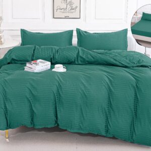 Lenjerie de pat dublu cu elastic 180x200 cm, realizată din microfibră premium cu țesătură tip damasc. Set 4 piese, confortabil, elegant și rezistent la utilizare zilnică. - Verde Închis