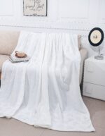 Pătură Pufoasă 200x220 cm – Călduroasă și Confortabilă pentru Pat Dublu