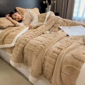 Pătură Pufoasă CuddleFluff | 200x230 cm | Maro Deschis